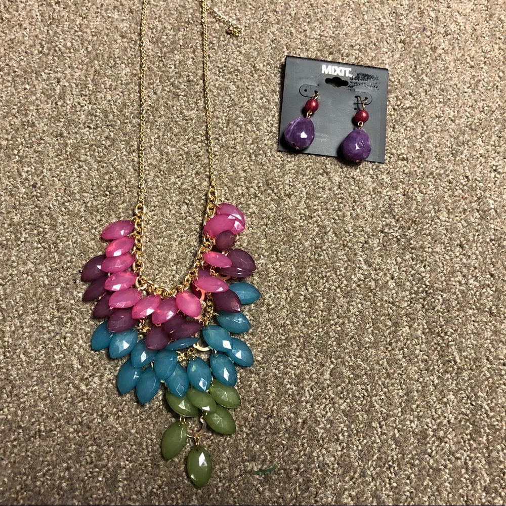 Pretty Spring Necklace Earring Set